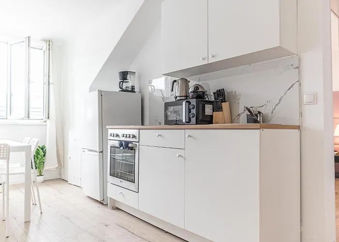 Apartman 2 Bedroom Steps From U6 Am Schoepfwerk Bécs