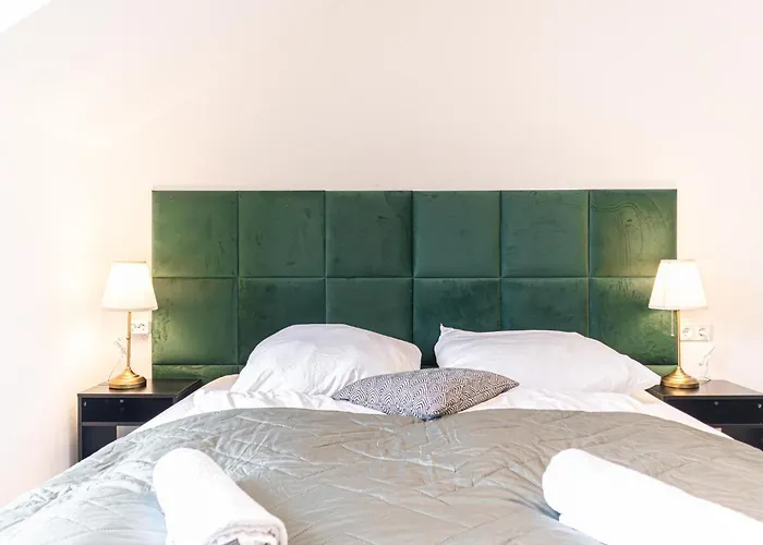 2 Bedroom Steps From U6 Am Schoepfwerk Apartman *