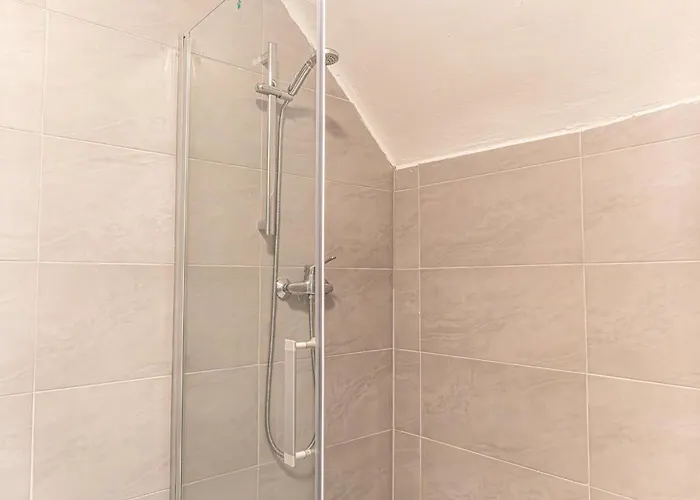 Apartman 2 Bedroom Steps From U6 Am Schoepfwerk *